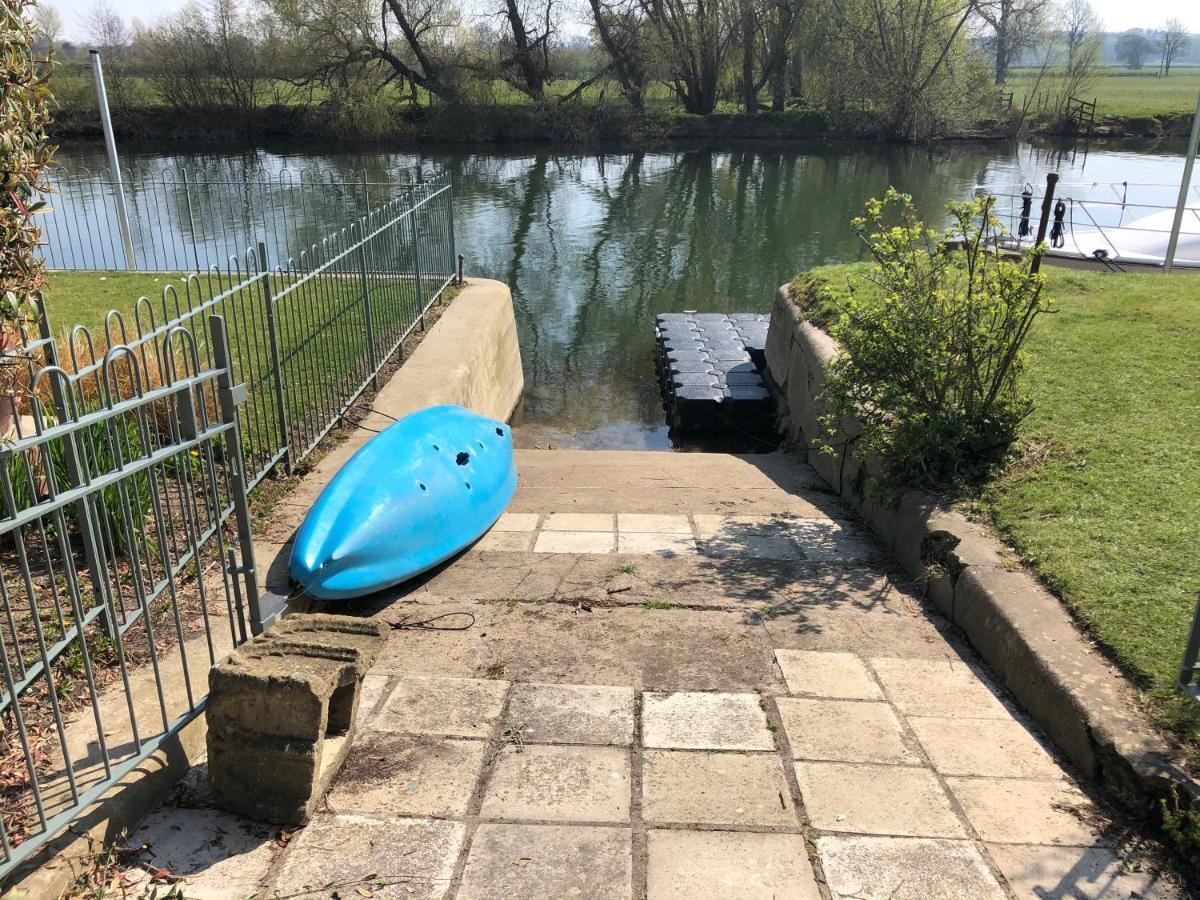 Thames Edge Rooms Wallingford Exterior photo